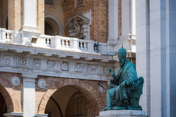 Loreto, the monument dedicated to Pope Sixtus V.