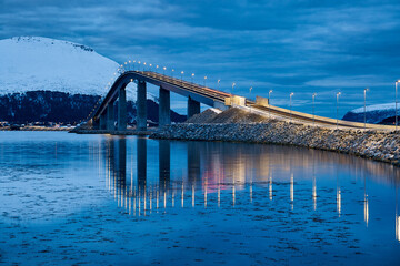 Lepsøyrevet lighthouse with Lepsøy bridge in the background, Haramsøya, Ålesund, Møre og...