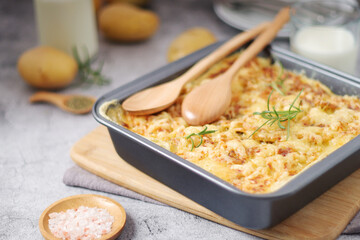 French national potato dish gratin
