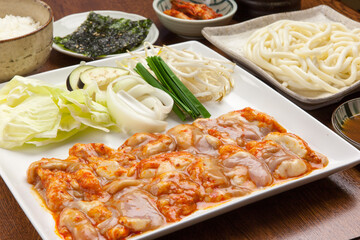 ホルモンうどんセット