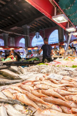 Stand with fresh fish on venetian Rialto market, Venice, Italy  - obrazy, fototapety, plakaty