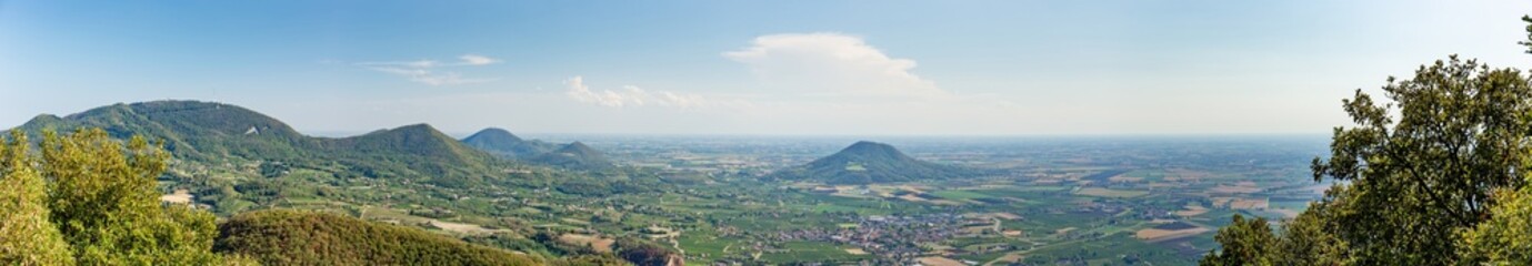 Fototapeta na wymiar La Pianura Padana vista dai Colli Euganei
