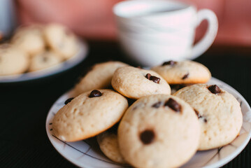 galletas con chips de chocolate y cafe