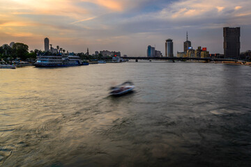 Fototapeta premium river thames at sunset