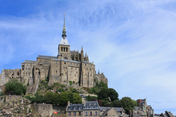Obraz premium Panorama of Mont Saint Michele abbey in a beautiful summer day, France