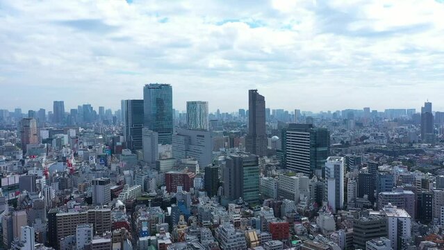 新宿ビル群が見える渋谷区ドローン空撮_007