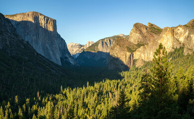 Yosemite Valley just before sunset, from Tunnel View viewpoint