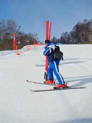 スキーレース　競技スキー大会　スラロームコース