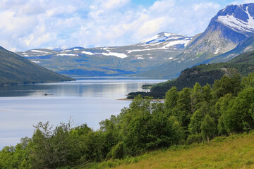 Naklejka na ściany i meble Lake Gjevillvatnet, Norway