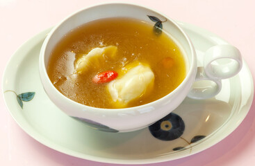 水餃子入りフカヒレスープ