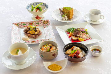 レストランのコース料理