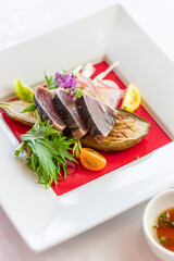 焼きなすとカツオのたたき