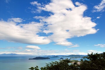 広島県呉市　音戸の瀬戸の夏の空