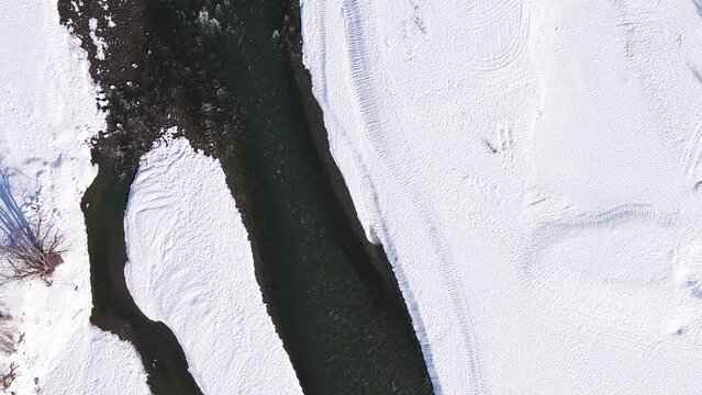Embrun - Hautes-Alpes- Provence Alpes C&ocirc;te d'Azur - France - Hiver - Neige - La Durance - Drone