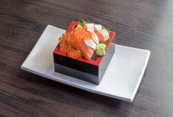 鮭とイクラのミニ親子丼