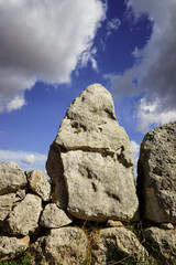 muralla de Es Pou Celat,  epoca talayotica (1300-123 a. C.) , restos de un antiguo poblado...