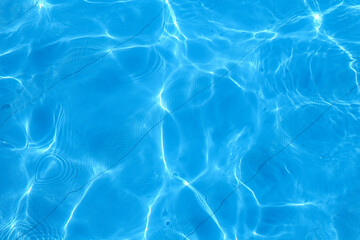 blue water in the pool with highlights