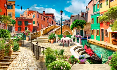 Fotobehang Gondels Venetië, café aan de oevers van het Canal Grande. Italië. Foto wallpapers.