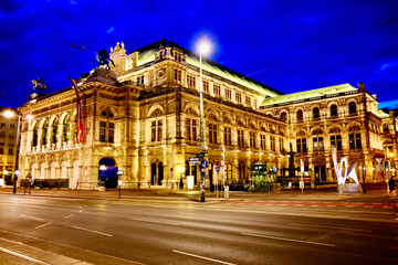 Fototapeta na wymiar Wiener Oper am Abend 
