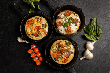 ミックスピザ　Italian delicious food mixture pizza