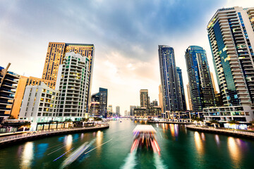 Fototapeta na wymiar Dubai , Emirats Arabes Unis - Dubai Marina 