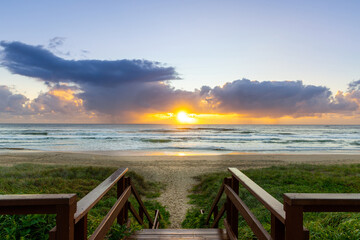 Fototapeta na wymiar Sunrise over the Pacific Ocean on the Gold Coast