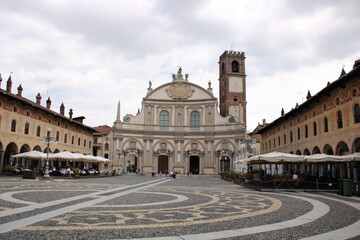 Fototapeta na wymiar Glimpses of the city center of Vigevano, Italy