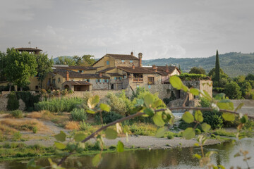 Obraz premium The house by Arno river 