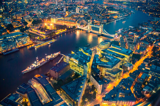 Tower bridge. City of London view at night. UK © IRStone
