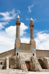Obraz premium Twin minarets madrasah in Sivas city - Sivas is a tourist magnet city of modern Turkey with many historical monumental remains. 