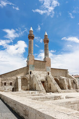 Obraz premium Twin minarets madrasah in Sivas city - Sivas is a tourist magnet city of modern Turkey with many historical monumental remains. 