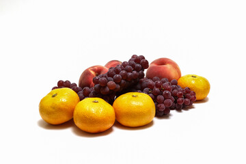 白背景の様々なフルーツ