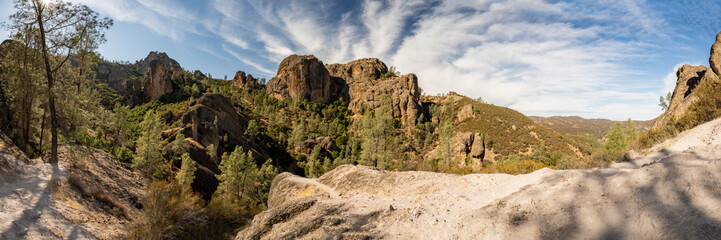 Fototapeta na wymiar Panorama of Pinnacle Rocks and Trail