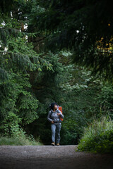 Obraz premium U.S. Army female soldier putting in the miles with an early morning hike in the NorthWest.