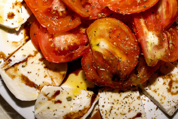 Close up of mozzarella and tomatoes 