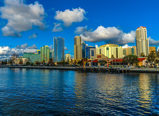 Obraz premium San Diego Bayside/Downtown high rises. 