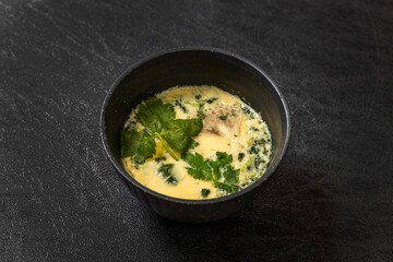 茶碗蒸し　Japanese steamed egg dish (chawanmushi)
