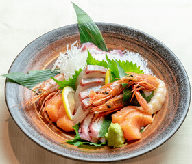 刺身盛り合わせ