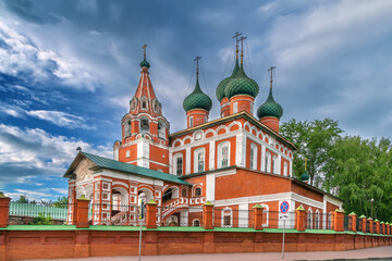 Fototapeta na wymiar Church of Michael the Archangel, Yaroslavl, Russia