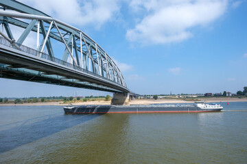 Railway bridge over the Waal near Nijmegen || Spoorbrug over de Waal bij Nijmegen