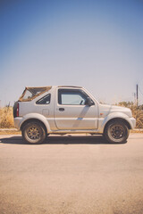 Fototapeta na wymiar old car in the desert