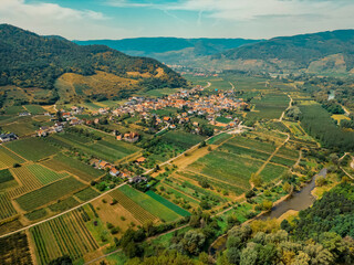 Naklejka premium Dürnstein an der Donau in der Wachau von oben