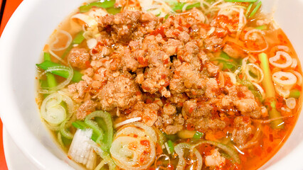 ピリ辛で熱々スープの台湾ラーメン