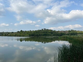 Obraz premium clouds over the lake