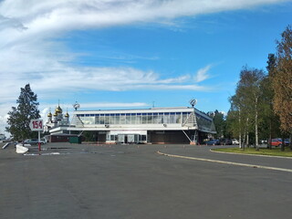 Obraz premium Urban architecture. The building of the river station. Arkhangelsk, Russia.