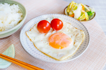 朝食の目玉焼き