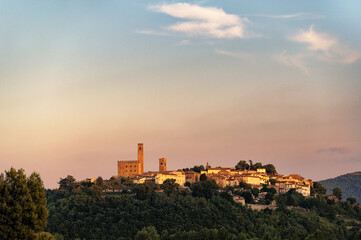 Naklejka premium The mediaeval castle and hill town of Poppi, Tuscany, Italy. Summer evening