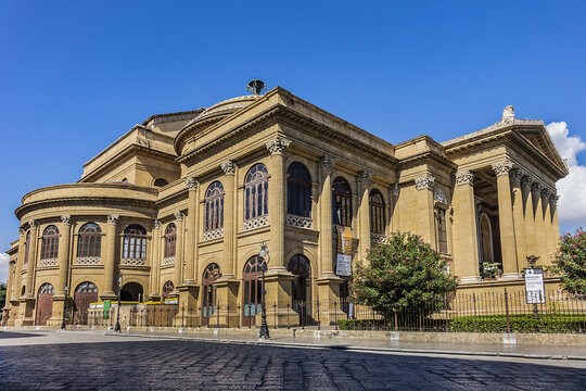 Architectural fragment of Neoclassical Opera House (Teatro Massimo Vittorio Emanuele, 1897) at Piazza Verdi in Palermo. Palermo Teatro Massimo is the second-largest in Europe. Palermo, Sicily, Italy.