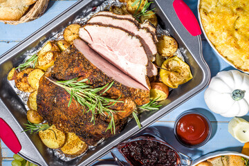 Thanksgiving dinner table