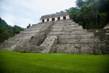 mayan pyramid in palenque